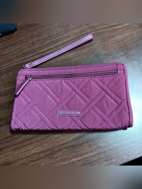 Vera Bradley Quilted Raspberry Wristlet Wallet NWOT 8"×4-1/2"